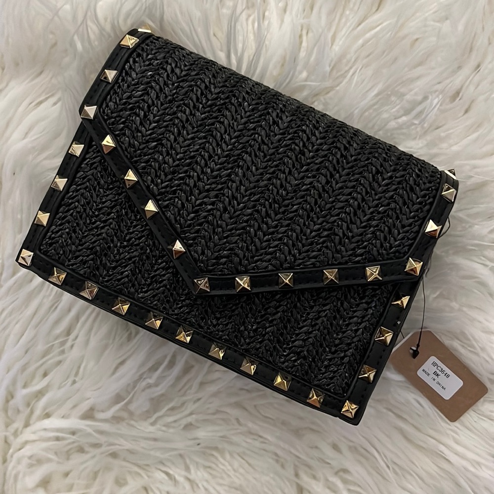 Black & Gold Studded Purse NWT 🔥🖤